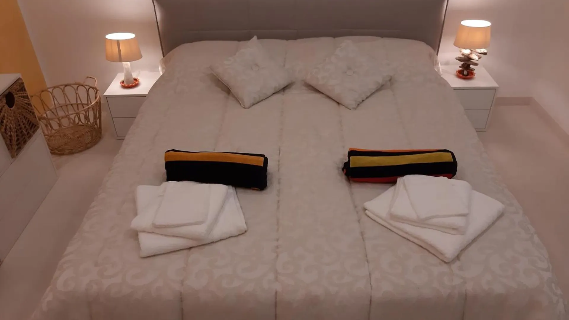 Ch Exclusive Apartments Cefalu Aparthotel